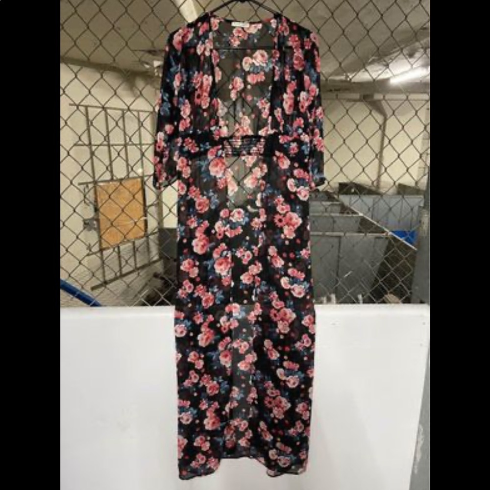 Women’s floral kimono size small